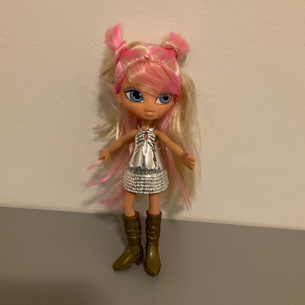 Bratz Kidz Snap On Concert Cloe Bratz Doll